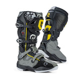 Stivali X LEGEND, un stivale off-road con chiusura sicura e suola antiscivolo. Da ELEVEIT MOTOBOOTS.